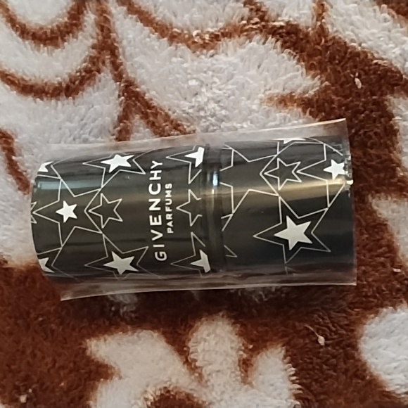 Givenchy Parfums ⭐ Exclusive Gift Brush - Picture 4 of 6